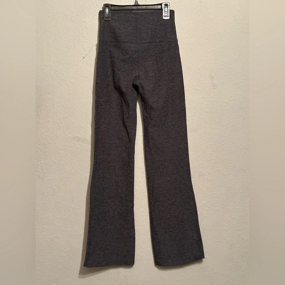 NWOT Interval Charcoal Flared Yoga Pants - Picture 2 of 8